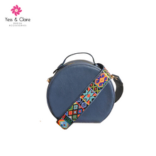 Load image into Gallery viewer, Circle Leather Bags with Art Huichol