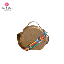 Load image into Gallery viewer, Circle Leather Bags with Art Huichol