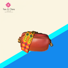 Load image into Gallery viewer, Small Leather Bags with Art Huichol